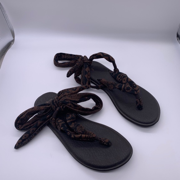 Sanuk Yoga Slinged Up Tie Ankles Tribal Sandals - Picture 4 of 14